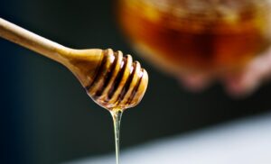 Manuka Honey heals Sore Throat and Digestive Illnesses